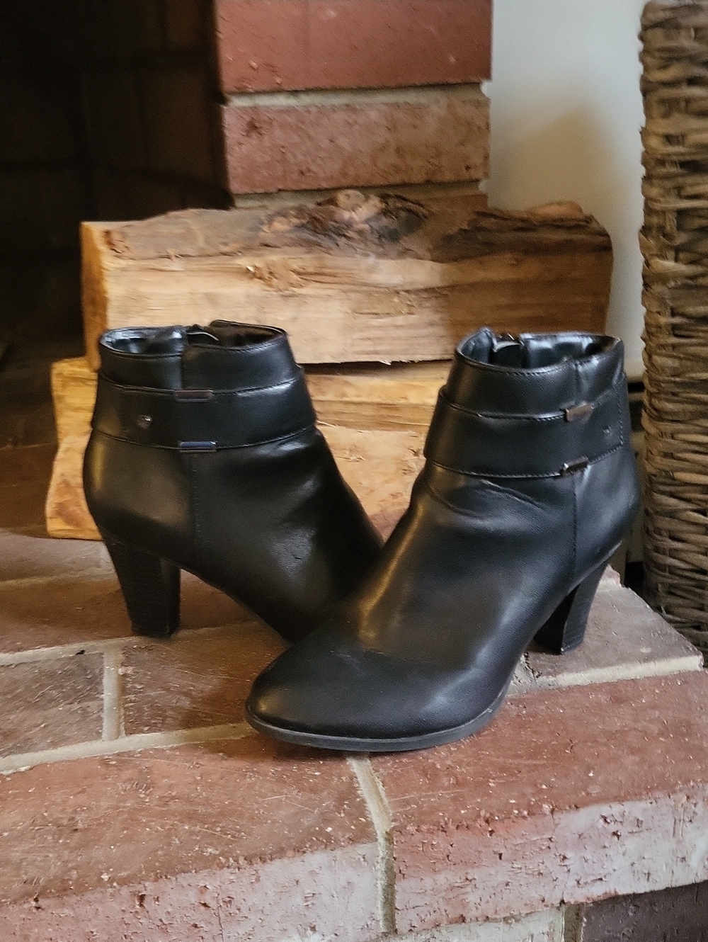 Jones New York Black Leather Ankle Booties
